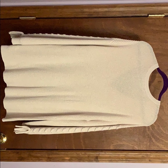 American Eagle Laced Tie-Sleeve V-Neck Sweater - Picture 2 of 3